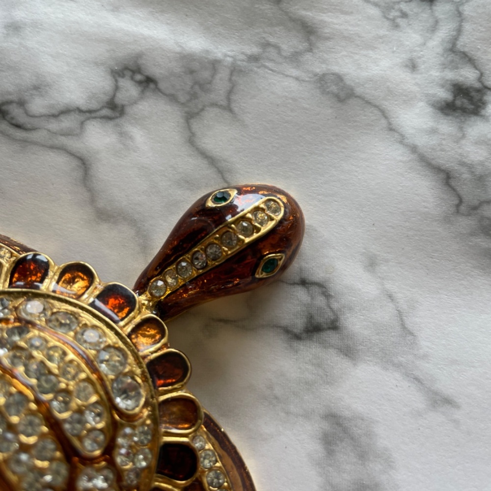 Large Beautiful Turtle Rhinestone Brooch. - Picture 3 of 11